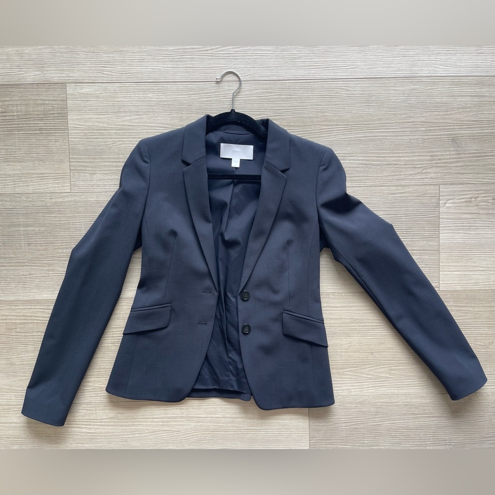 Women’s Boss blazer size 2, navy blue